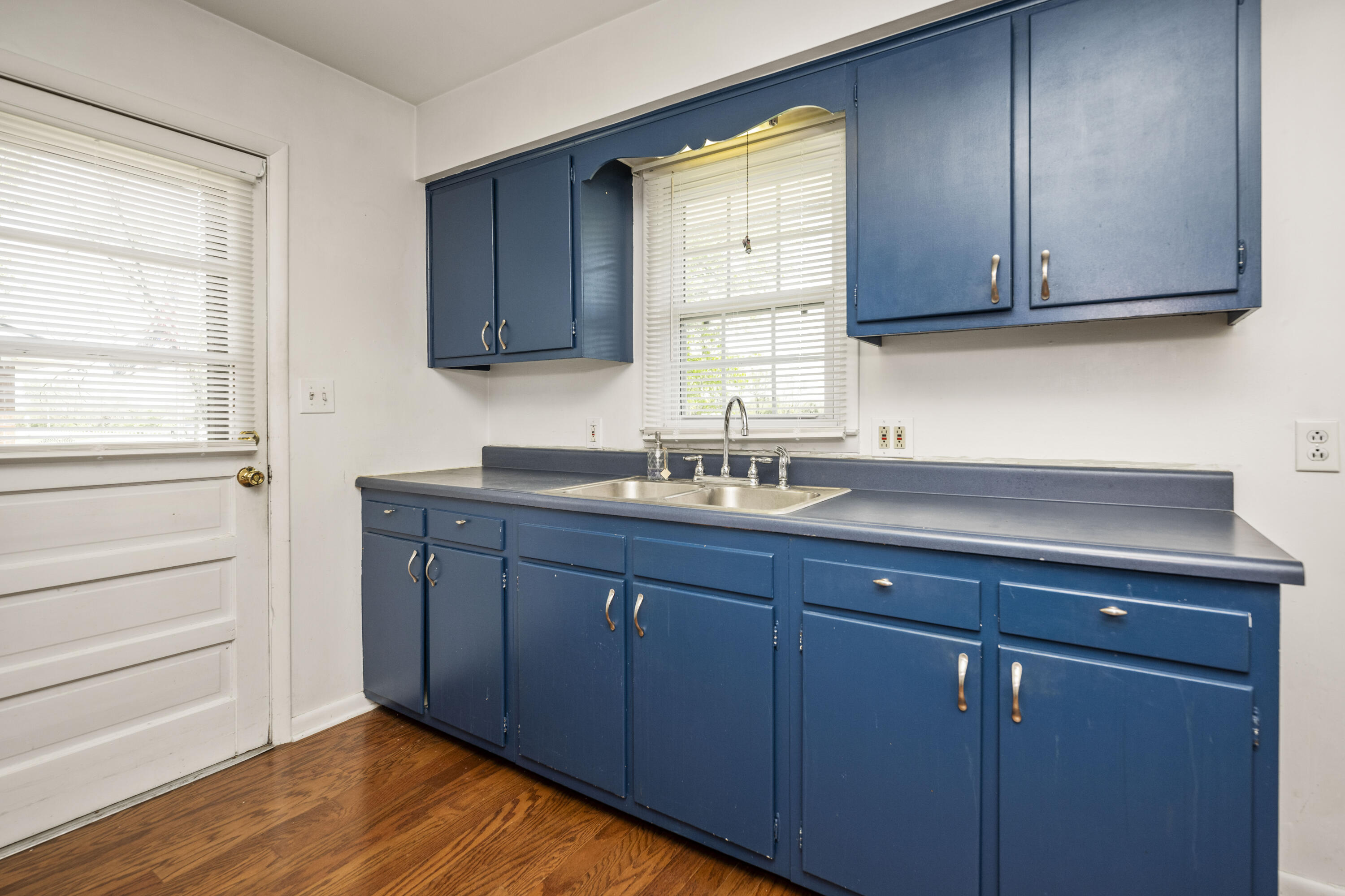 Richmond, Kentucky 40475, United States, 2 Bedrooms Bedrooms, ,1 BathroomBathrooms,Residential,Pending,119068