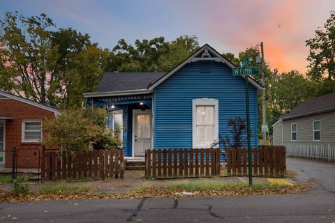 Photo of 117 W Fifth Street, Lexington, KY 40508 (MLS # 25502050)