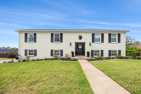 Photo of 315 Beacon Hill, Nicholasville, KY 40356 (MLS # 25502701)