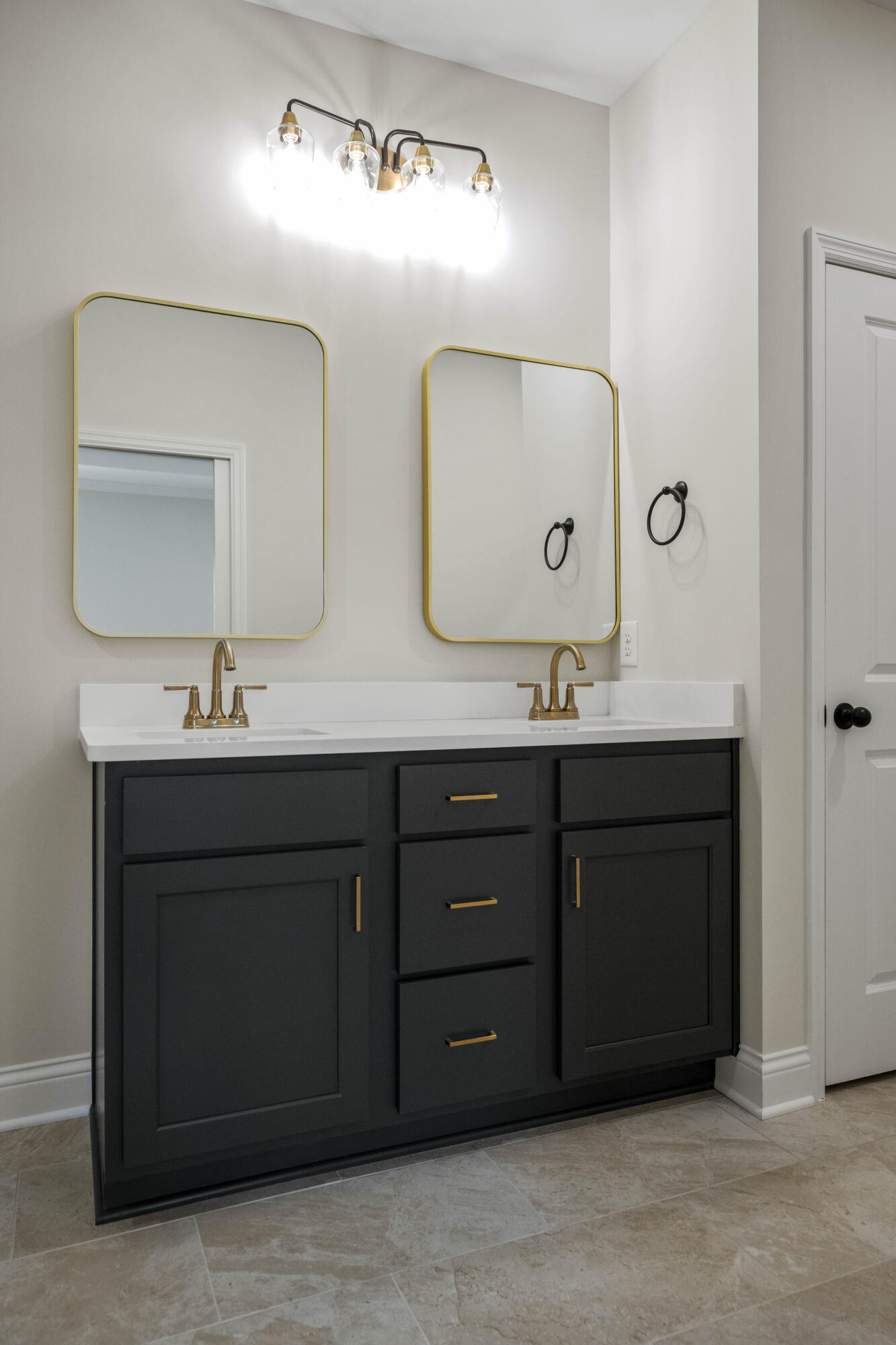 Richmond, Kentucky 40475, United States, 4 Bedrooms Bedrooms, ,3 BathroomsBathrooms,Residential,Active,51001