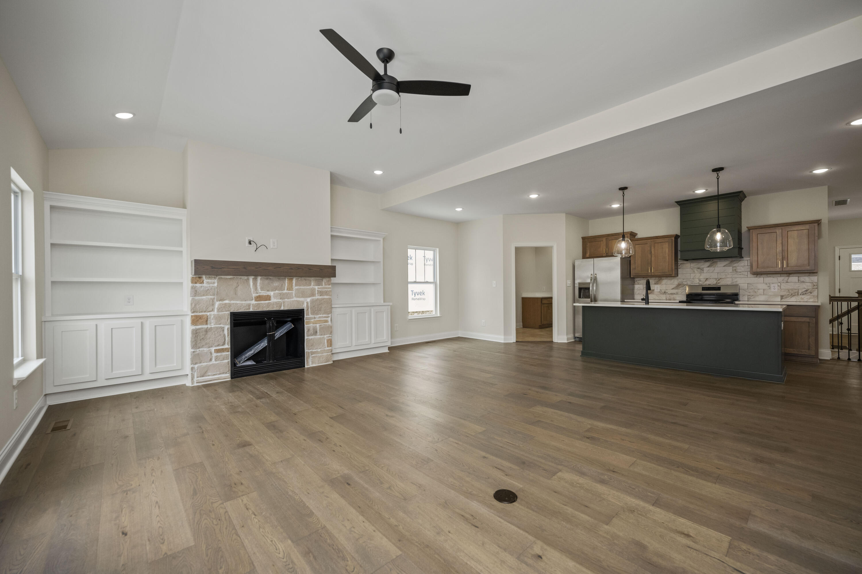 Richmond, Kentucky 40475, United States, 4 Bedrooms Bedrooms, ,3 BathroomsBathrooms,Residential,Active,51001