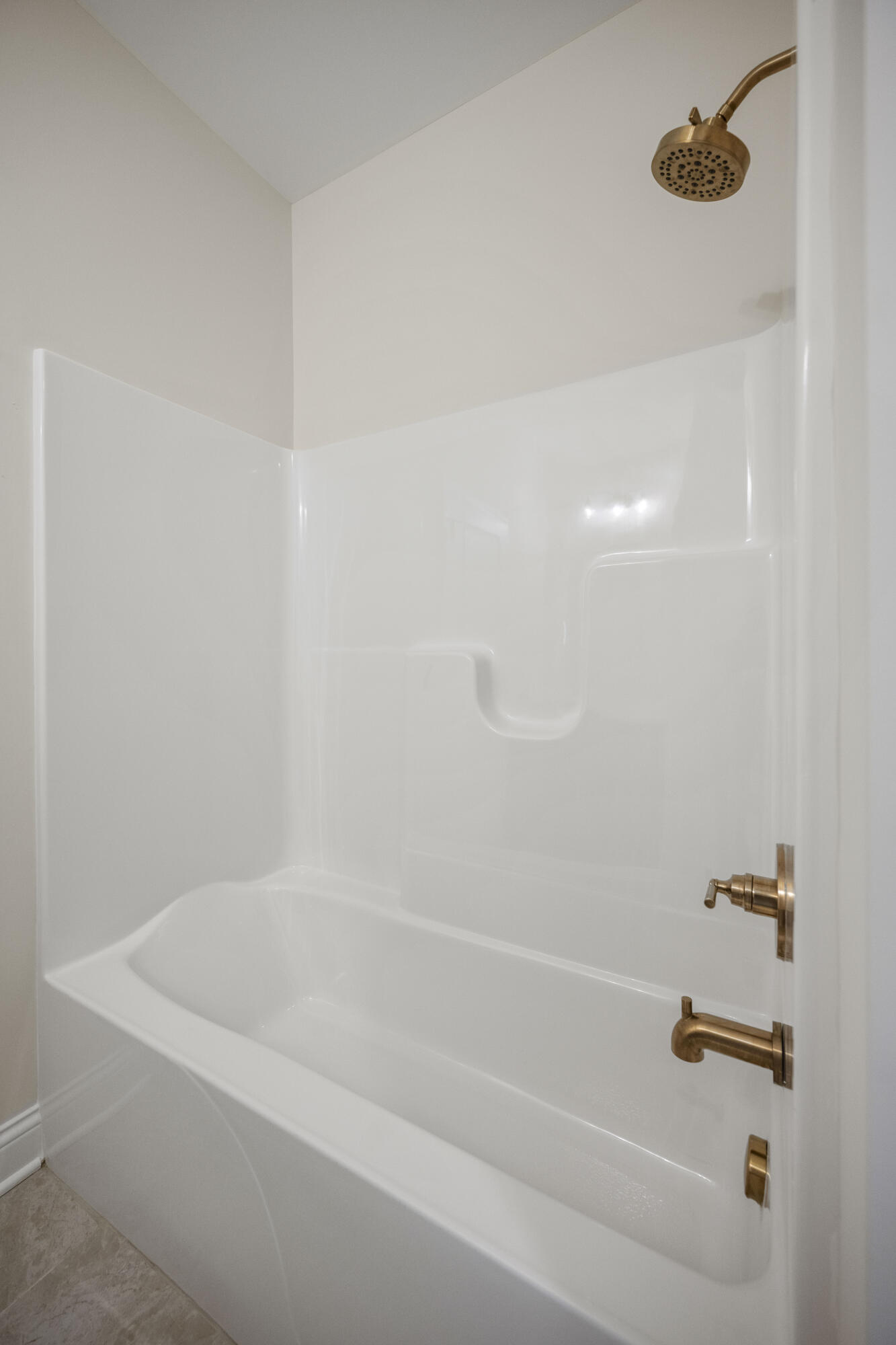 Richmond, Kentucky 40475, United States, 4 Bedrooms Bedrooms, ,3 BathroomsBathrooms,Residential,Active,51001