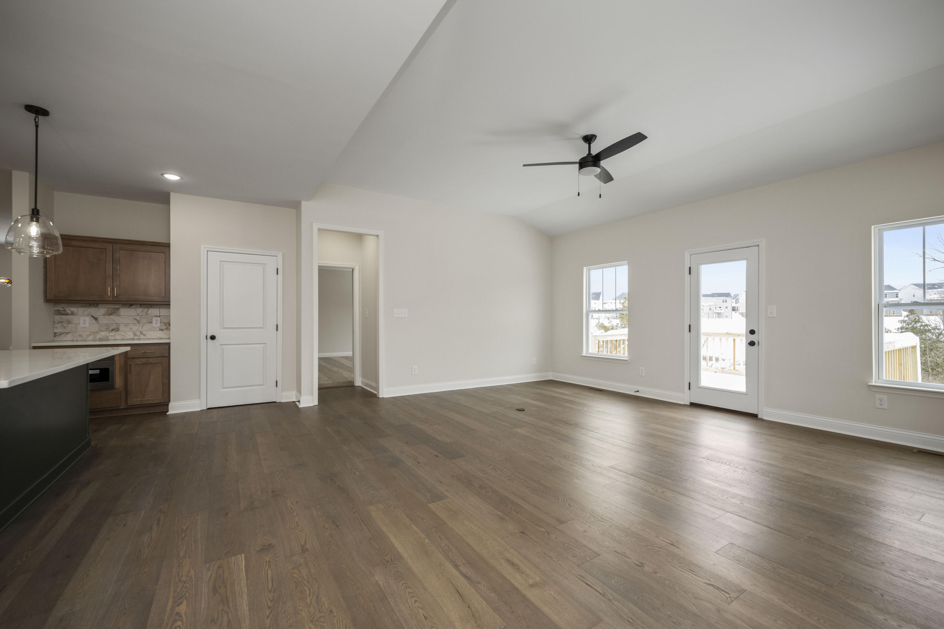 Richmond, Kentucky 40475, United States, 4 Bedrooms Bedrooms, ,3 BathroomsBathrooms,Residential,Active,51001