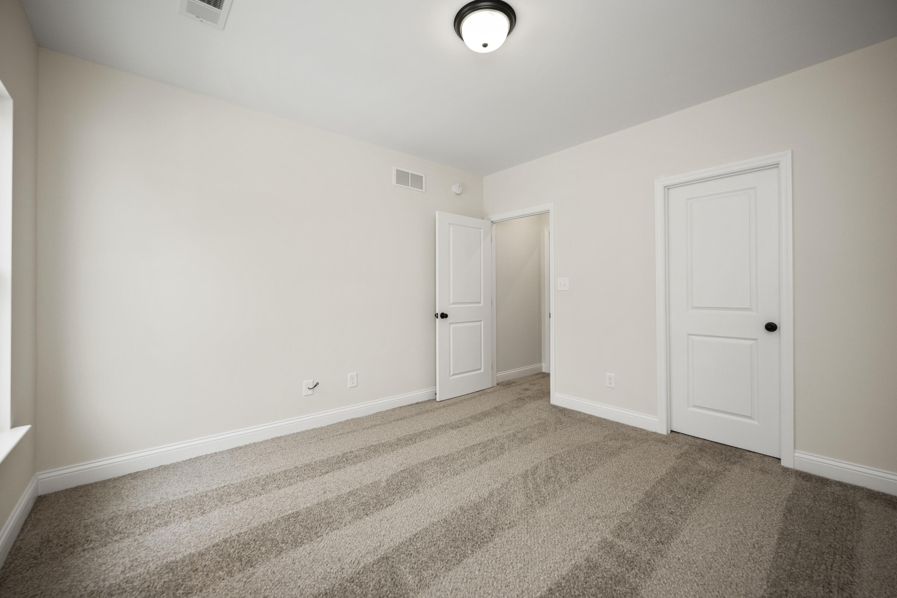 Richmond, Kentucky 40475, United States, 4 Bedrooms Bedrooms, ,3 BathroomsBathrooms,Residential,Active,51001