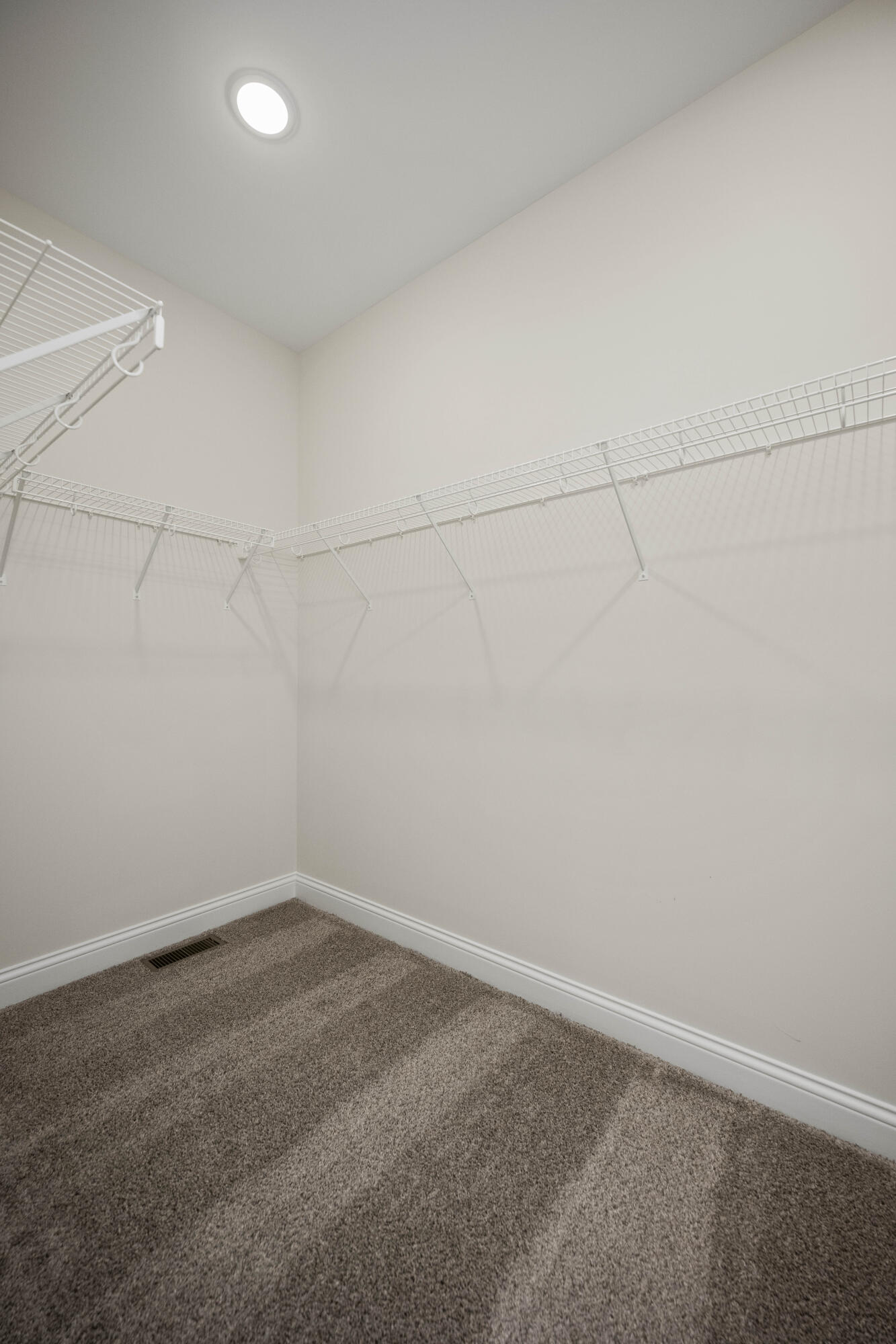 Richmond, Kentucky 40475, United States, 4 Bedrooms Bedrooms, ,3 BathroomsBathrooms,Residential,Active,51001