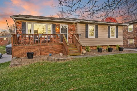 Photo of 1379 Beulah Park, Lexington, KY 40517 (MLS # 25506583)