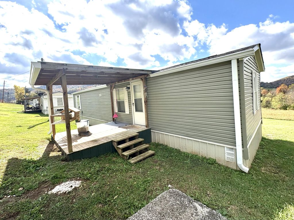 Photo of 1542 HWY 167, Monticello, KY 42633 (MLS # 25505104)