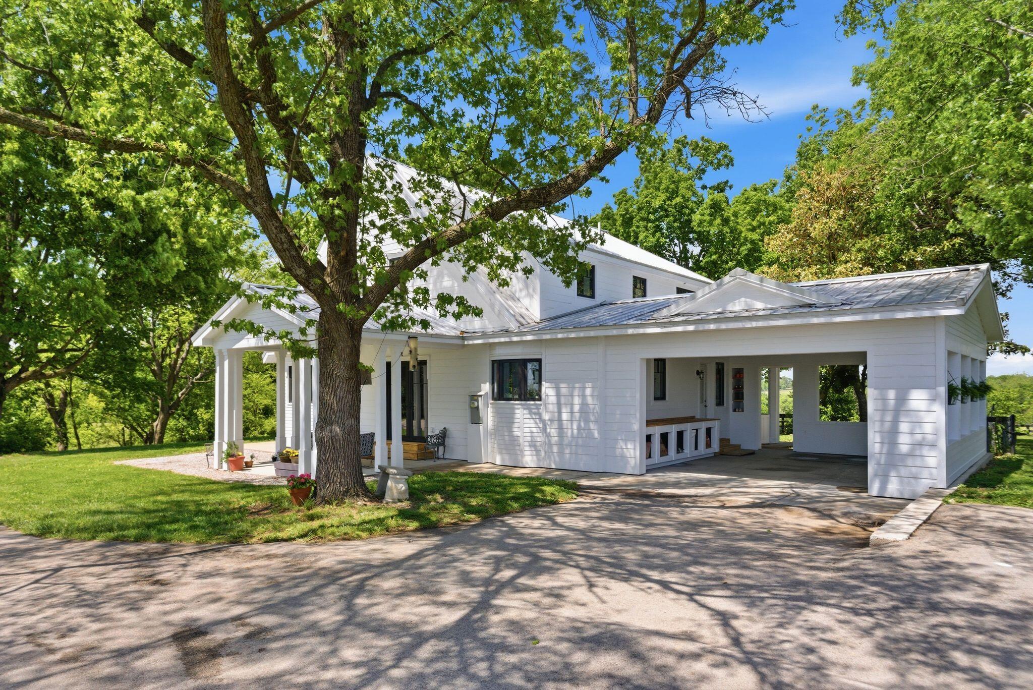 6166 Greenwich Pike