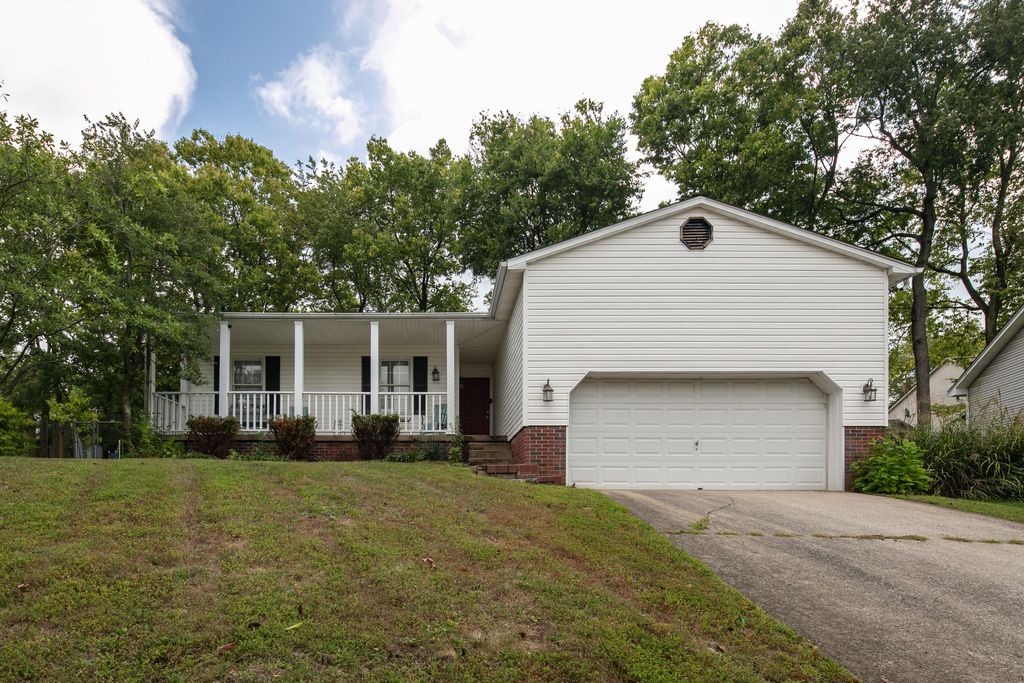 Photo of 441 Marblerock Way, Lexington, KY 40503 (MLS # 25505109)