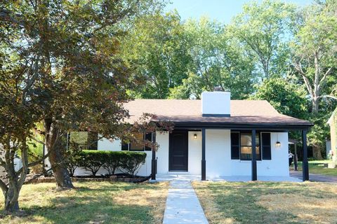 Photo of 208 Zandale Drive, Lexington, KY 40503 (MLS # 25500927)
