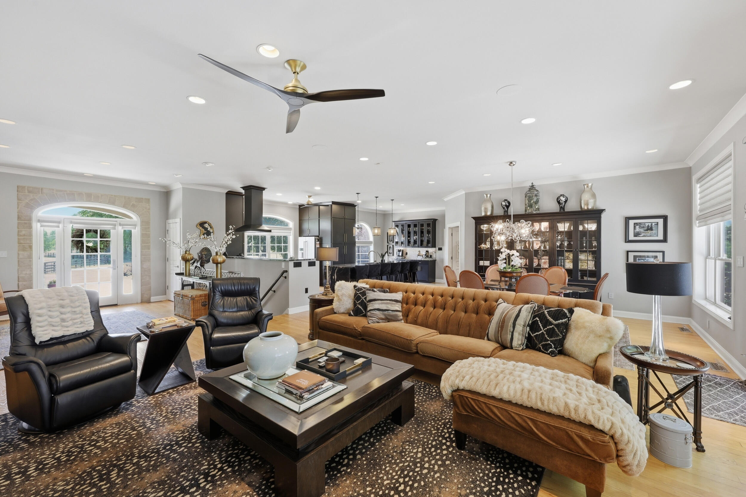621 S Cleveland Rd, Lexington, KY, 40515, USA, 5 Bedrooms Bedrooms, ,5 BathroomsBathrooms,Residential,Pending,621 S Cleveland Rd,26010946