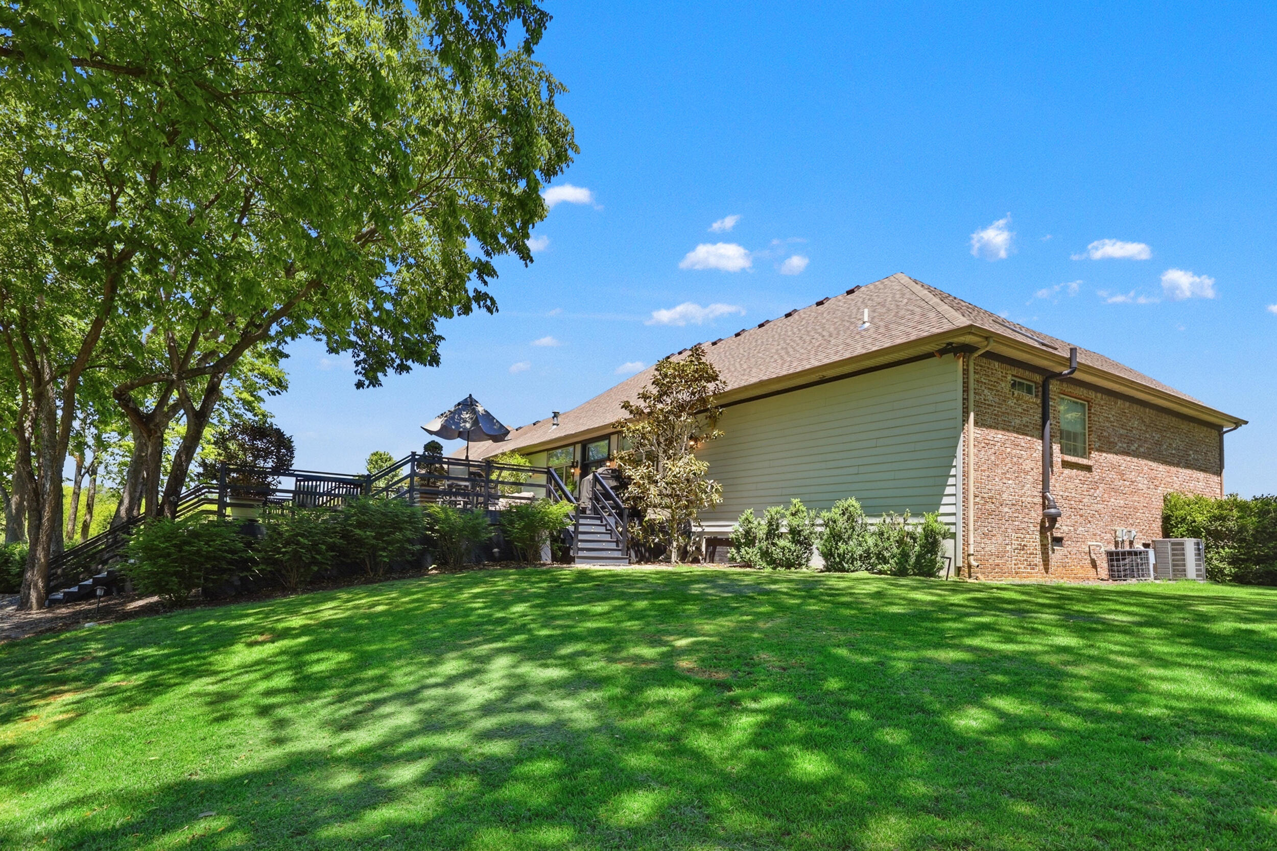 621 S Cleveland Rd, Lexington, KY, 40515, USA, 5 Bedrooms Bedrooms, ,5 BathroomsBathrooms,Residential,Pending,621 S Cleveland Rd,26010946
