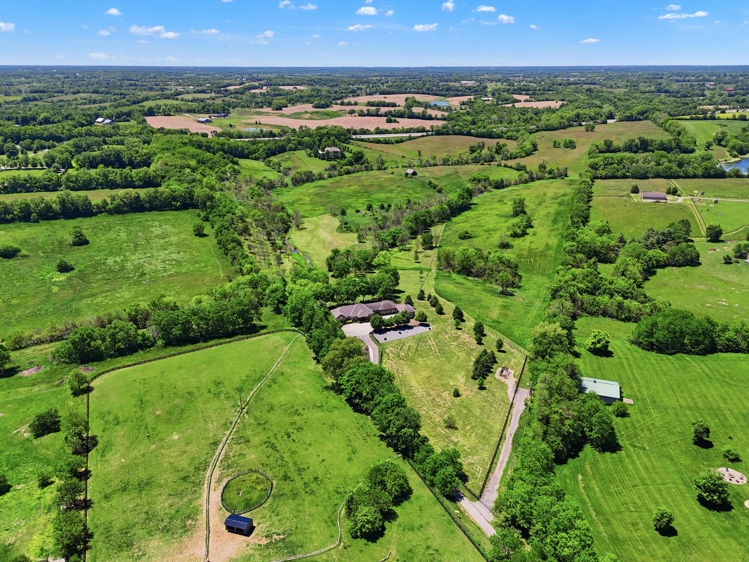 621 S Cleveland Rd, Lexington, KY, 40515, USA, 5 Bedrooms Bedrooms, ,5 BathroomsBathrooms,Residential,Pending,621 S Cleveland Rd,26010946