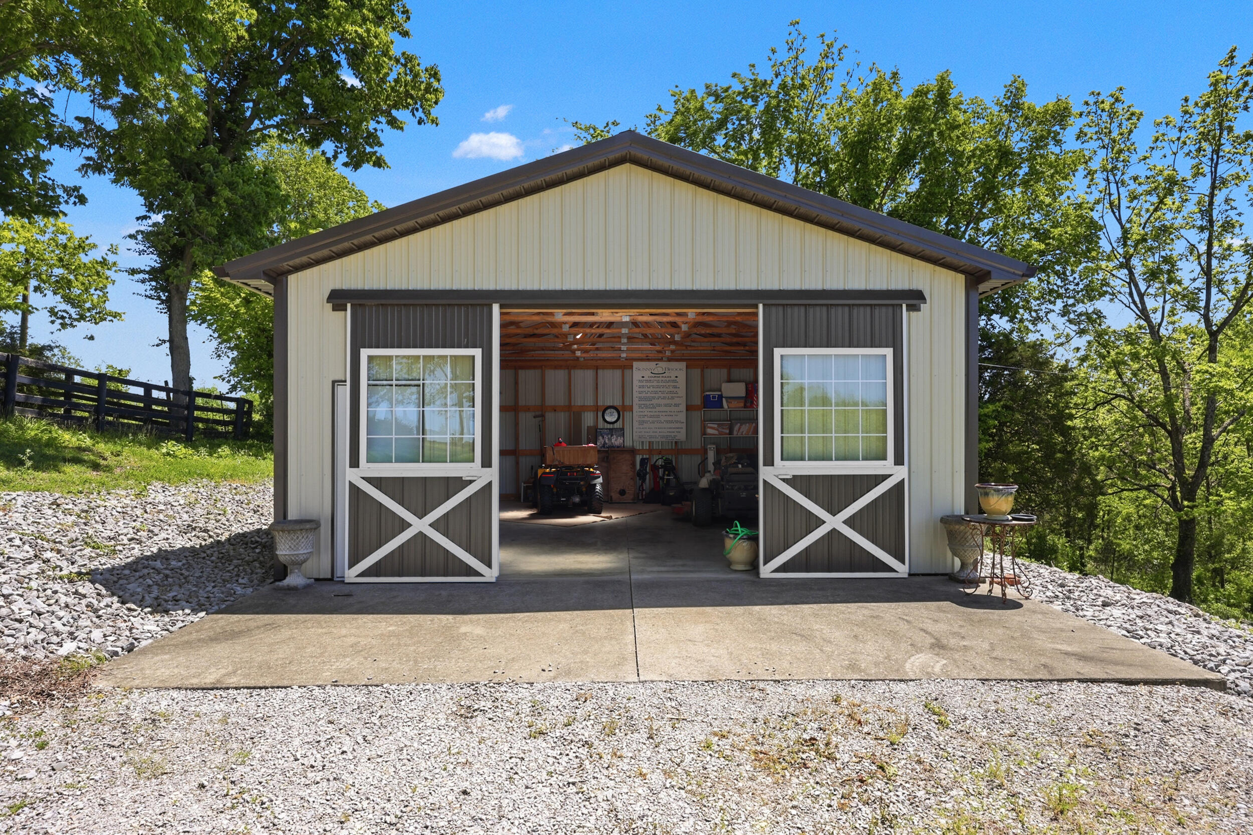 621 S Cleveland Rd, Lexington, KY, 40515, USA, 5 Bedrooms Bedrooms, ,5 BathroomsBathrooms,Residential,Pending,621 S Cleveland Rd,26010946