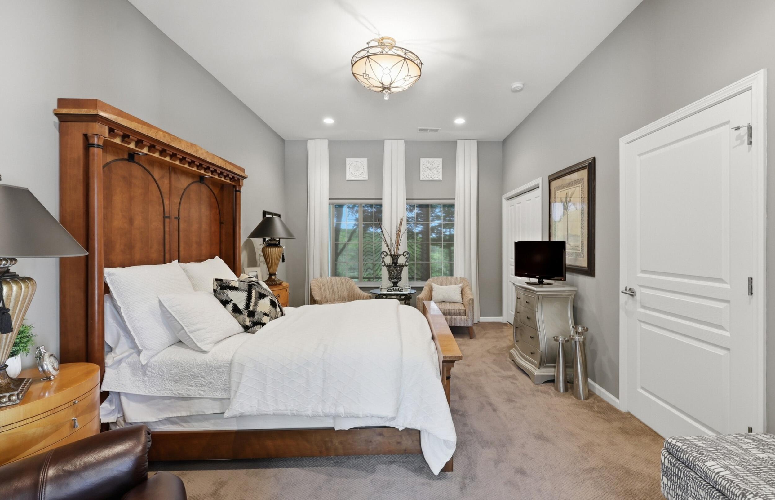 621 S Cleveland Rd, Lexington, KY, 40515, USA, 5 Bedrooms Bedrooms, ,5 BathroomsBathrooms,Residential,Pending,621 S Cleveland Rd,26010946