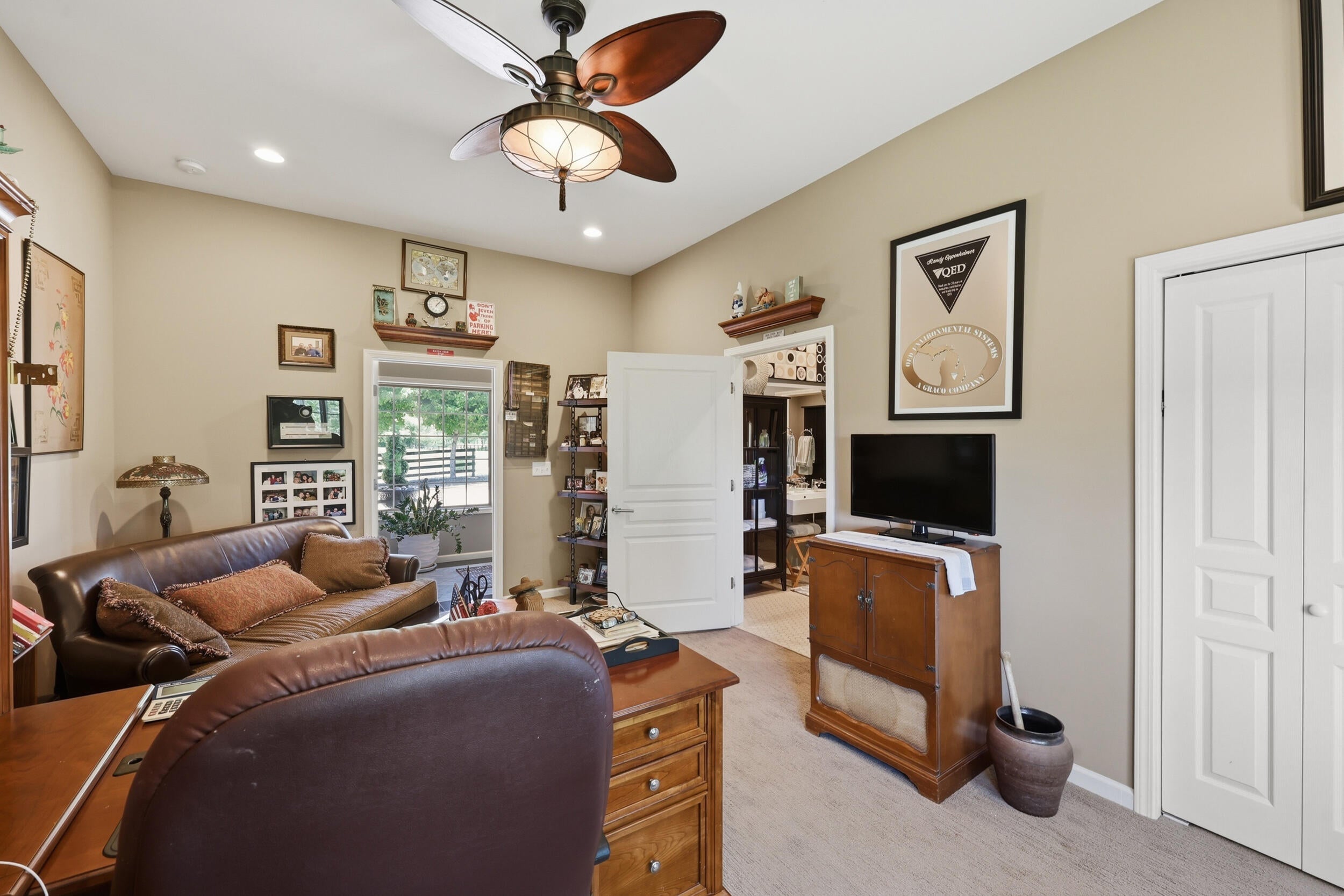621 S Cleveland Rd, Lexington, KY, 40515, USA, 5 Bedrooms Bedrooms, ,5 BathroomsBathrooms,Residential,Pending,621 S Cleveland Rd,26010946