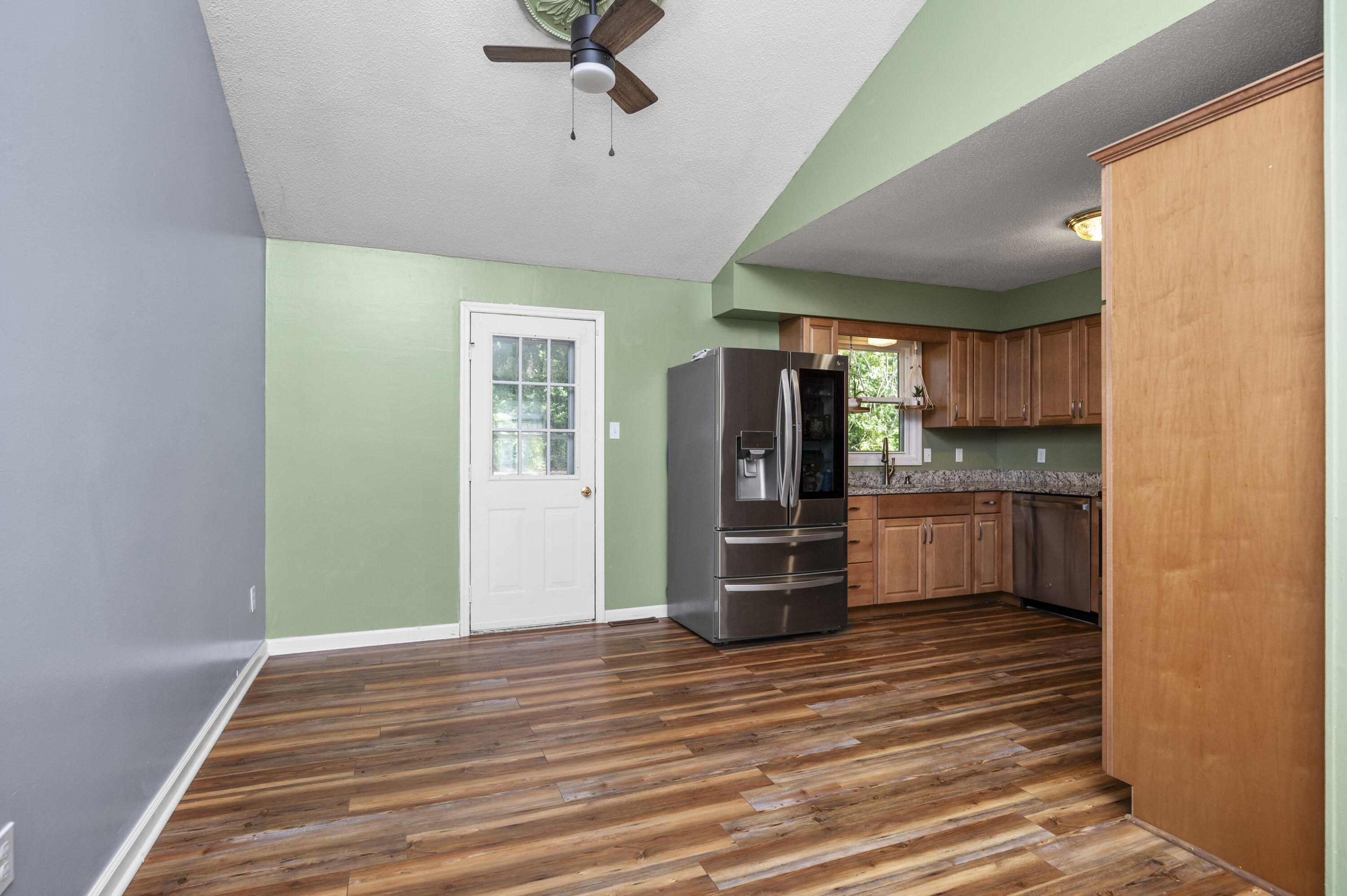 Berea, Kentucky 40403, United States, 4 Bedrooms Bedrooms, ,2 BathroomsBathrooms,Residential,Active,225257