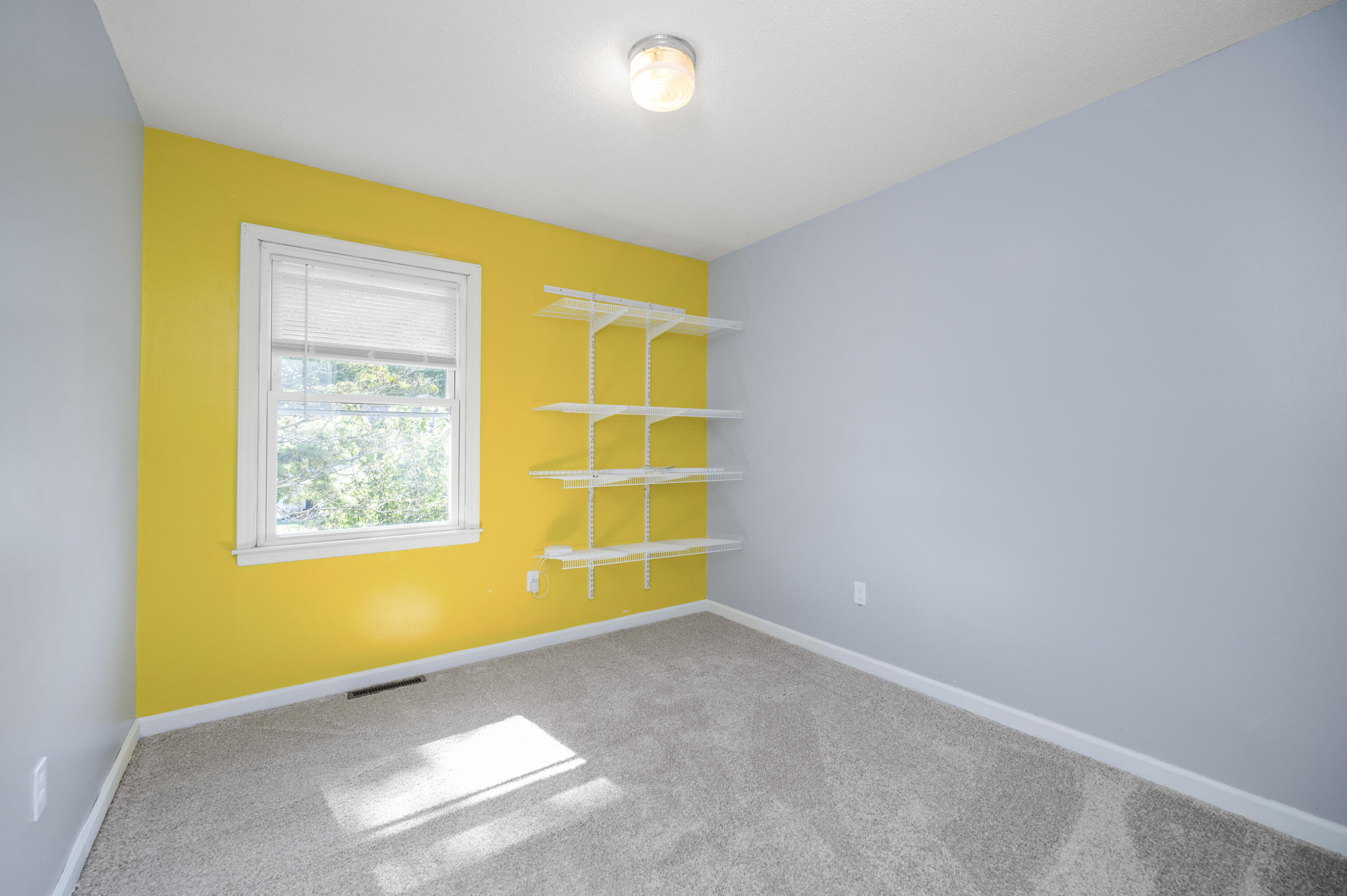 Berea, Kentucky 40403, United States, 4 Bedrooms Bedrooms, ,2 BathroomsBathrooms,Residential,Active,225257