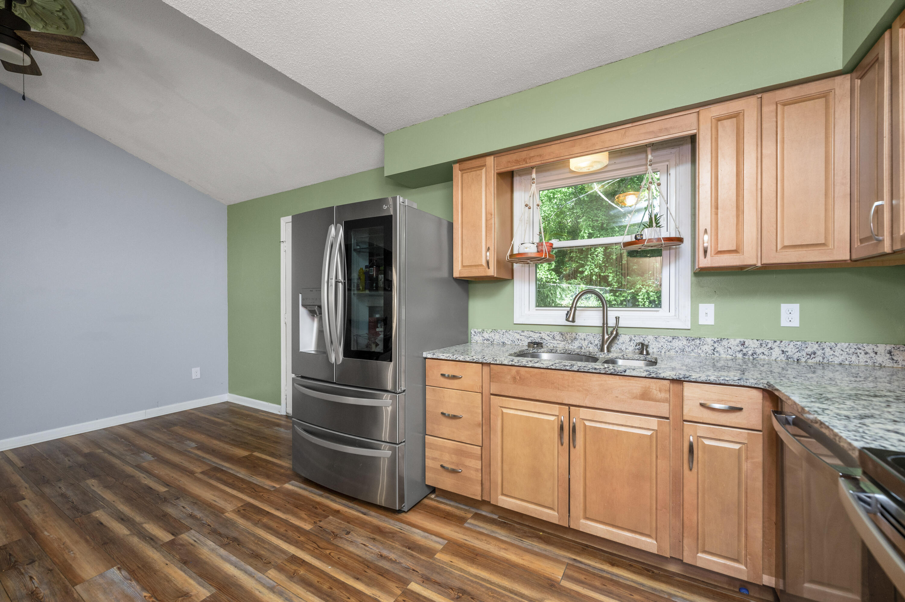 Berea, Kentucky 40403, United States, 4 Bedrooms Bedrooms, ,2 BathroomsBathrooms,Residential,Active,225257