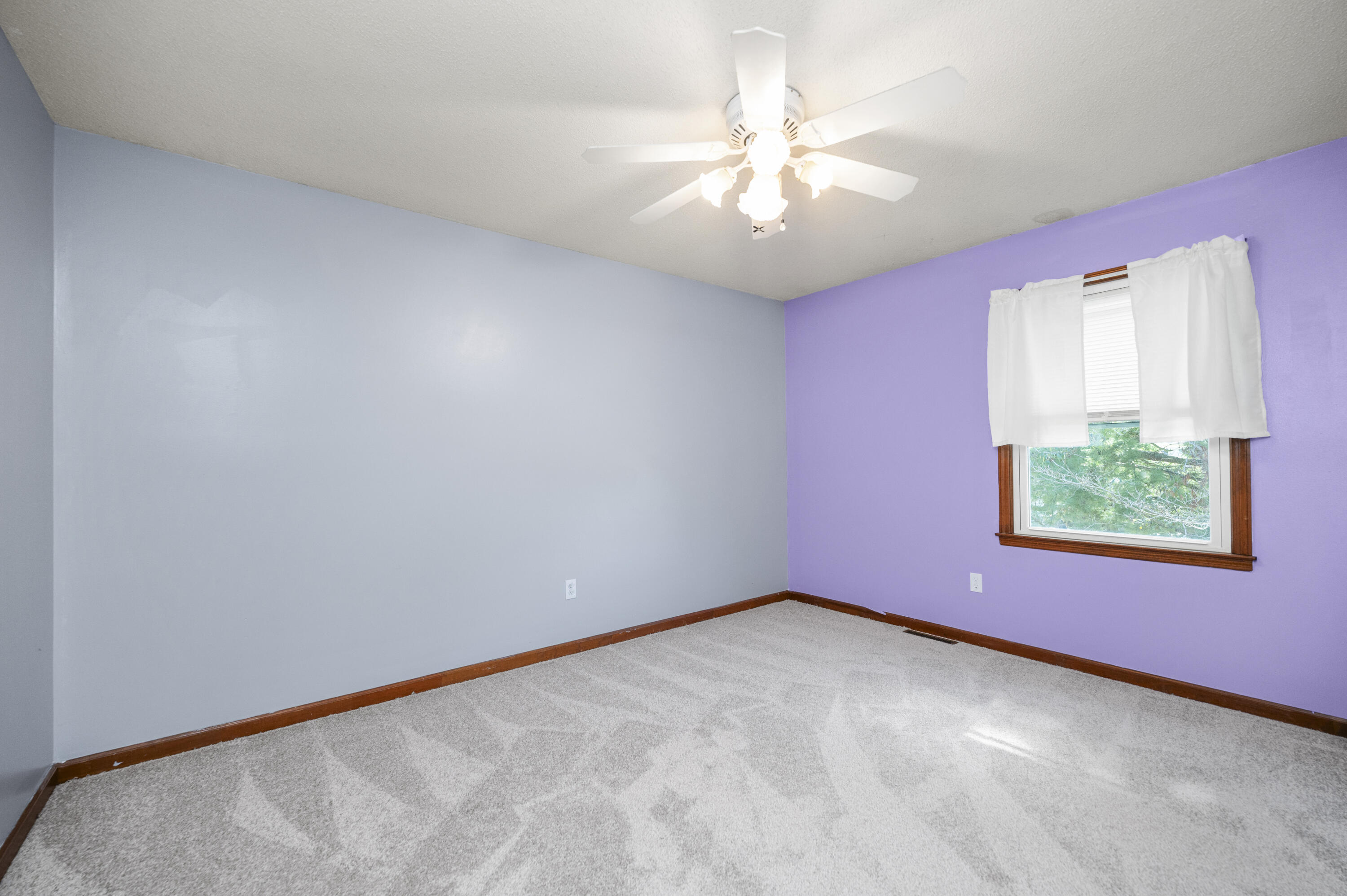 Berea, Kentucky 40403, United States, 4 Bedrooms Bedrooms, ,2 BathroomsBathrooms,Residential,Active,225257