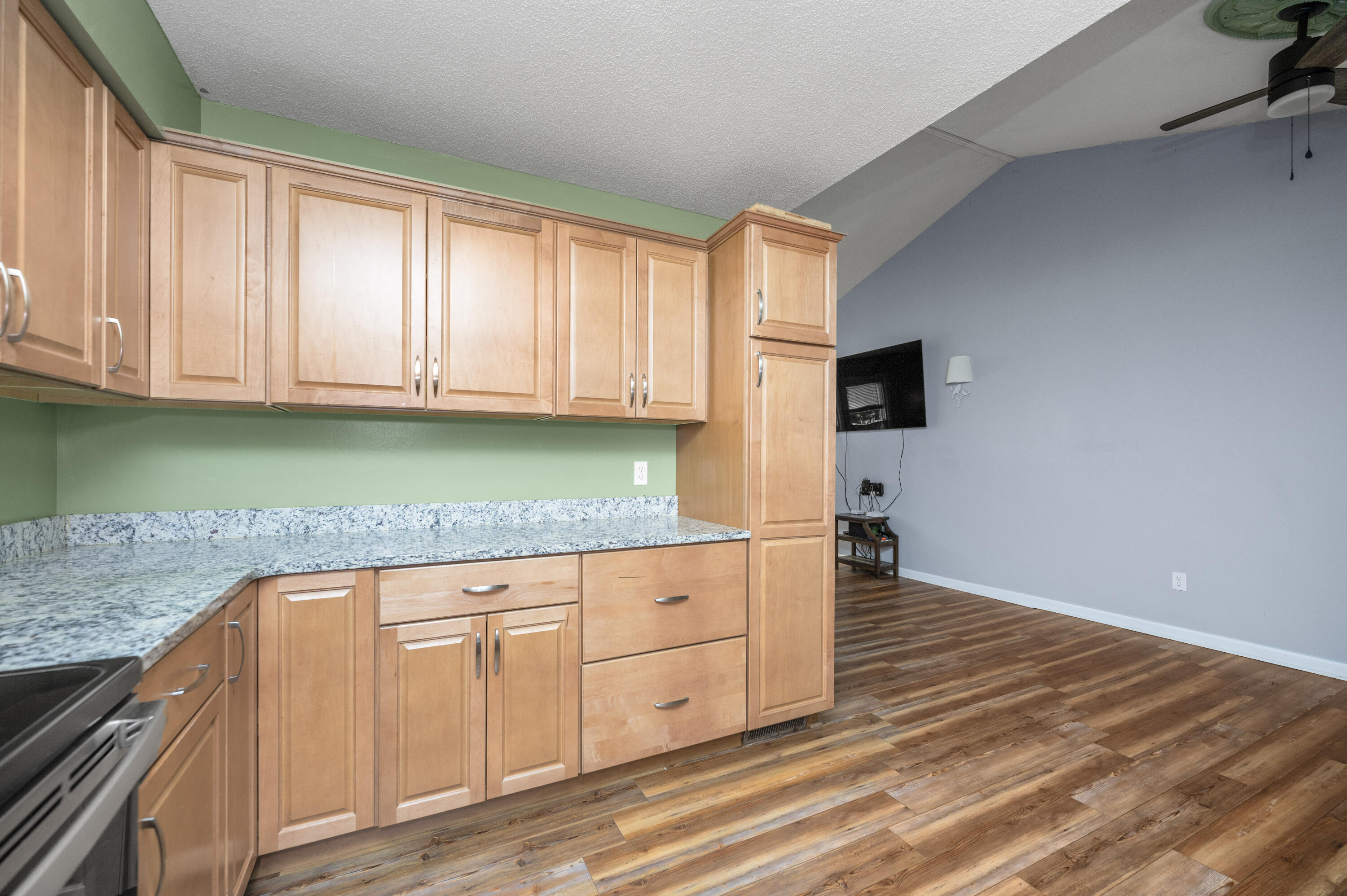 Berea, Kentucky 40403, United States, 4 Bedrooms Bedrooms, ,2 BathroomsBathrooms,Residential,Active,225257