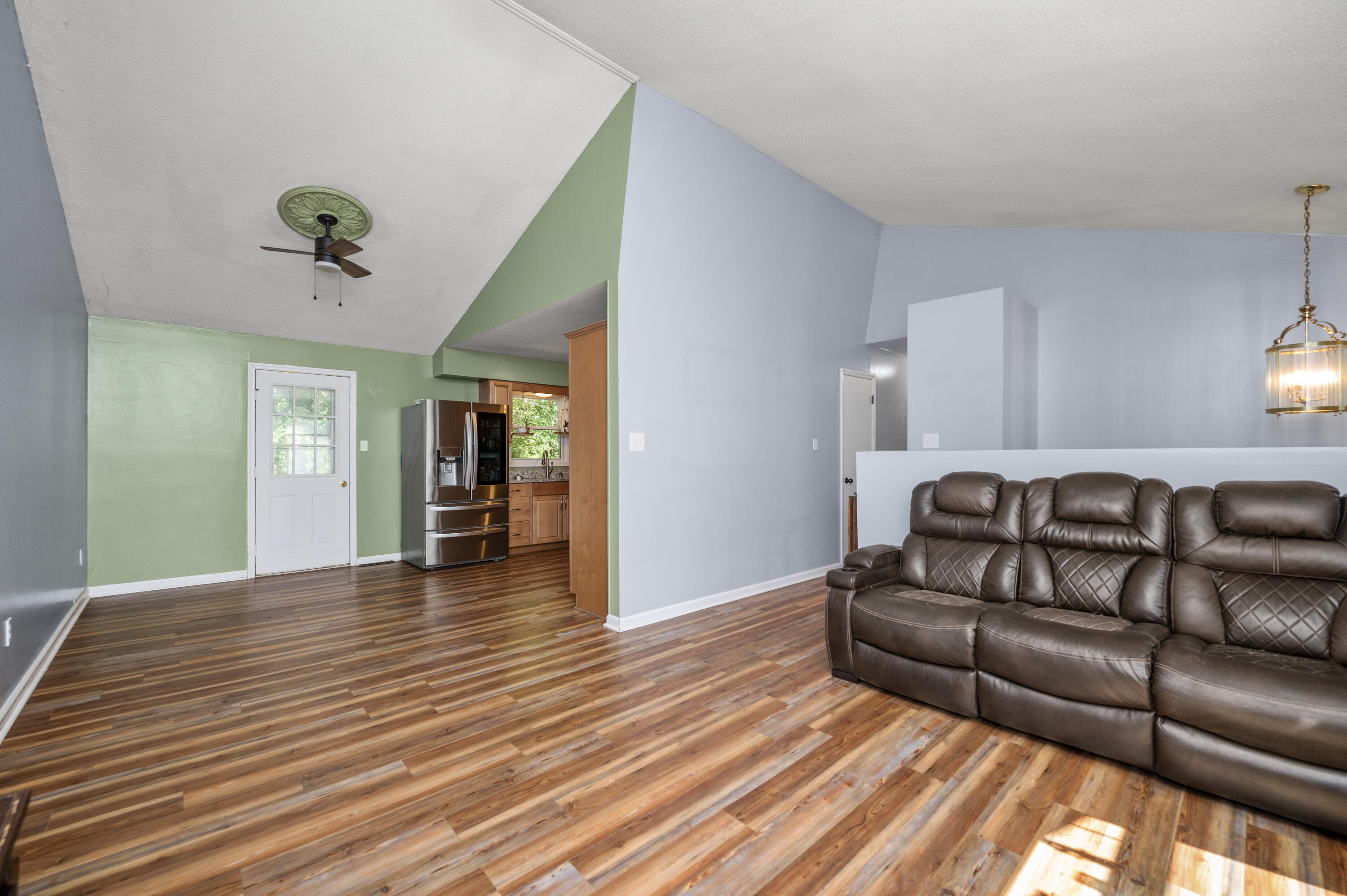 Berea, Kentucky 40403, United States, 4 Bedrooms Bedrooms, ,2 BathroomsBathrooms,Residential,Active,225257