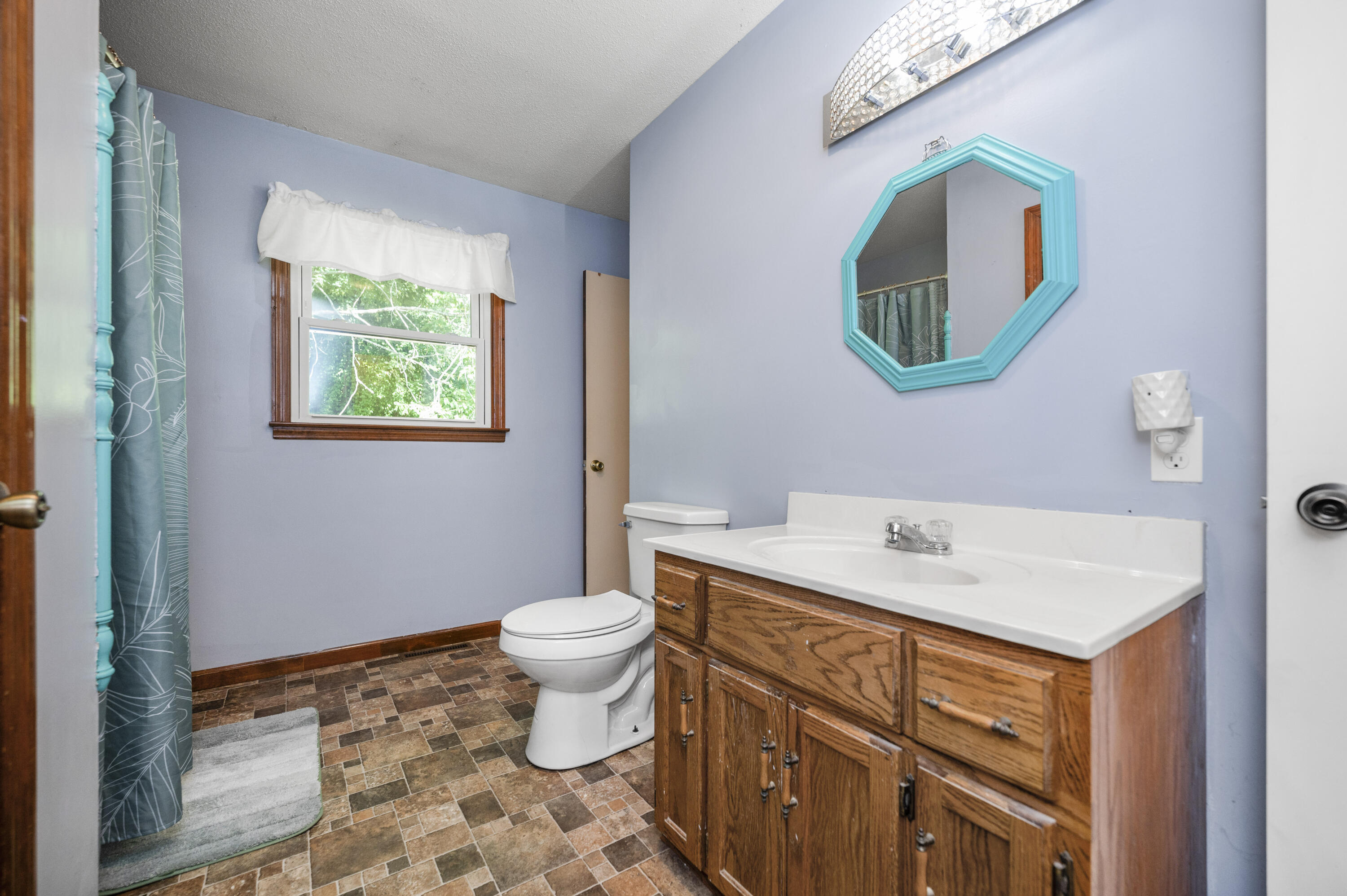 Berea, Kentucky 40403, United States, 4 Bedrooms Bedrooms, ,2 BathroomsBathrooms,Residential,Active,225257