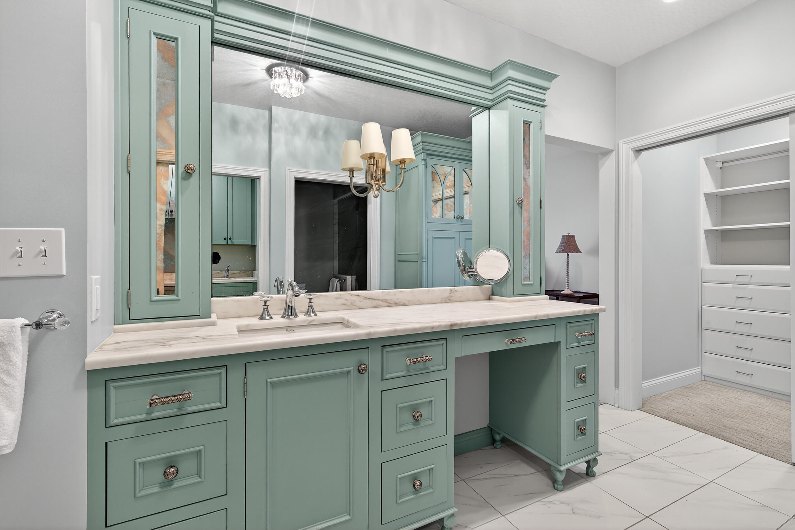 Lexington, Kentucky 40502, United States, 2 Bedrooms Bedrooms, ,2 BathroomsBathrooms,Residential,Active,248922