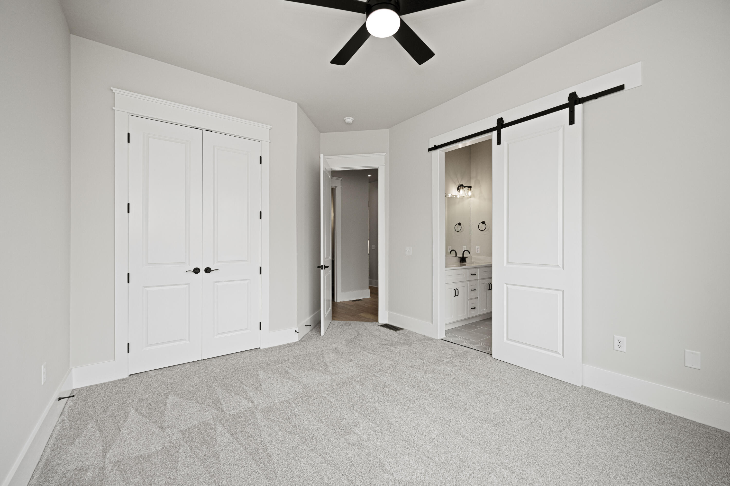 Richmond, Kentucky 40475, United States, 3 Bedrooms Bedrooms, ,3 BathroomsBathrooms,Residential,Pending,66065