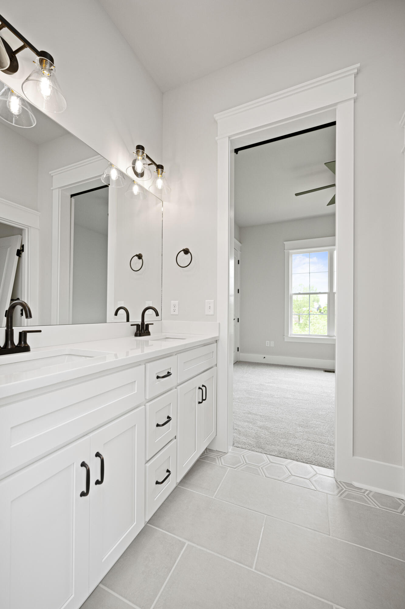 Richmond, Kentucky 40475, United States, 3 Bedrooms Bedrooms, ,3 BathroomsBathrooms,Residential,Pending,66065