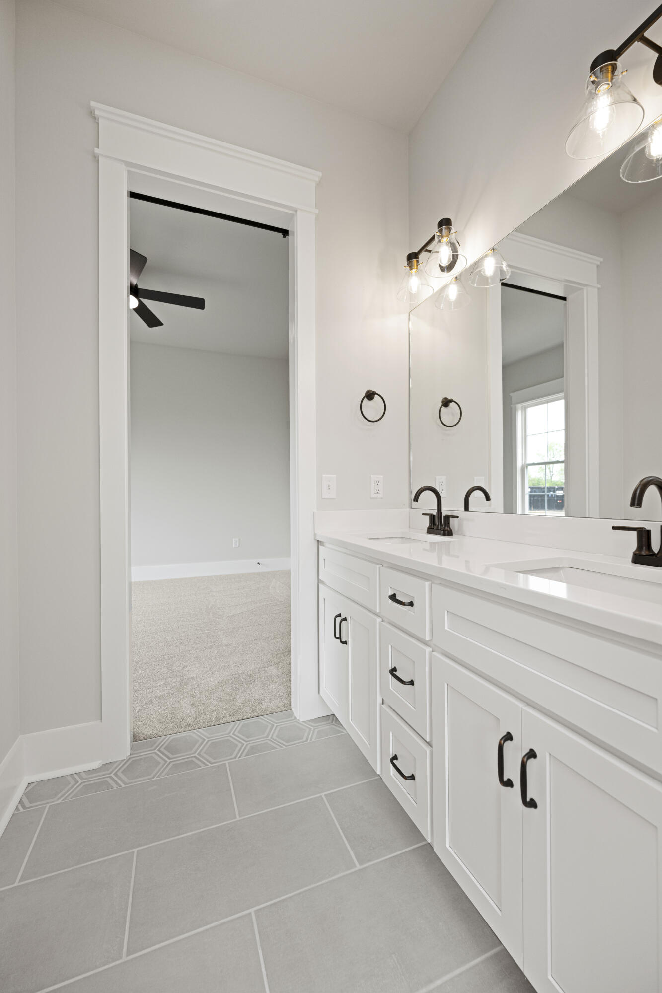 Richmond, Kentucky 40475, United States, 3 Bedrooms Bedrooms, ,3 BathroomsBathrooms,Residential,Pending,66065