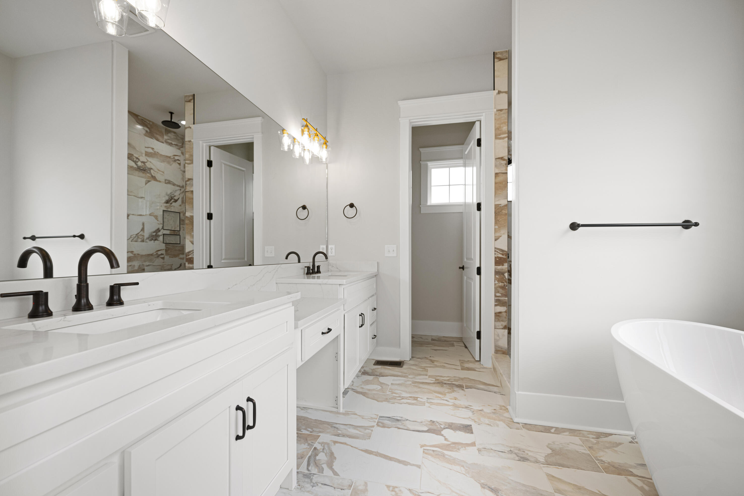 Richmond, Kentucky 40475, United States, 3 Bedrooms Bedrooms, ,3 BathroomsBathrooms,Residential,Pending,66065