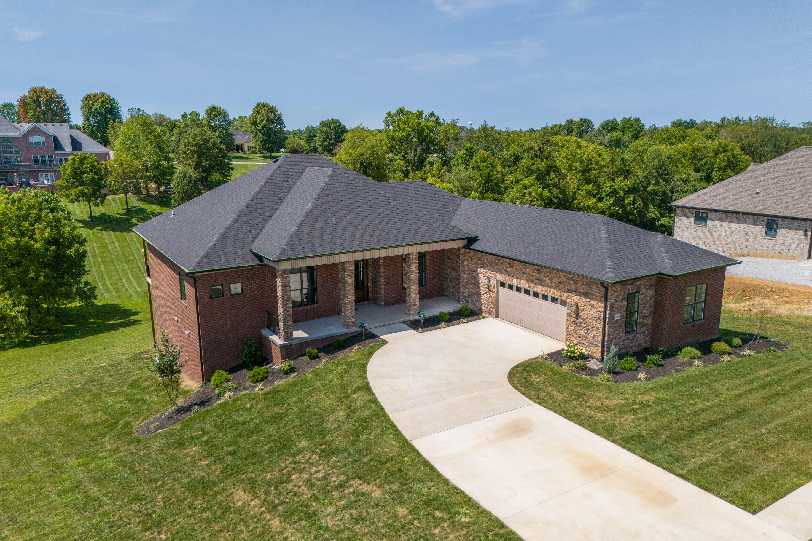 Richmond, Kentucky 40475, United States, 3 Bedrooms Bedrooms, ,3 BathroomsBathrooms,Residential,Pending,66065