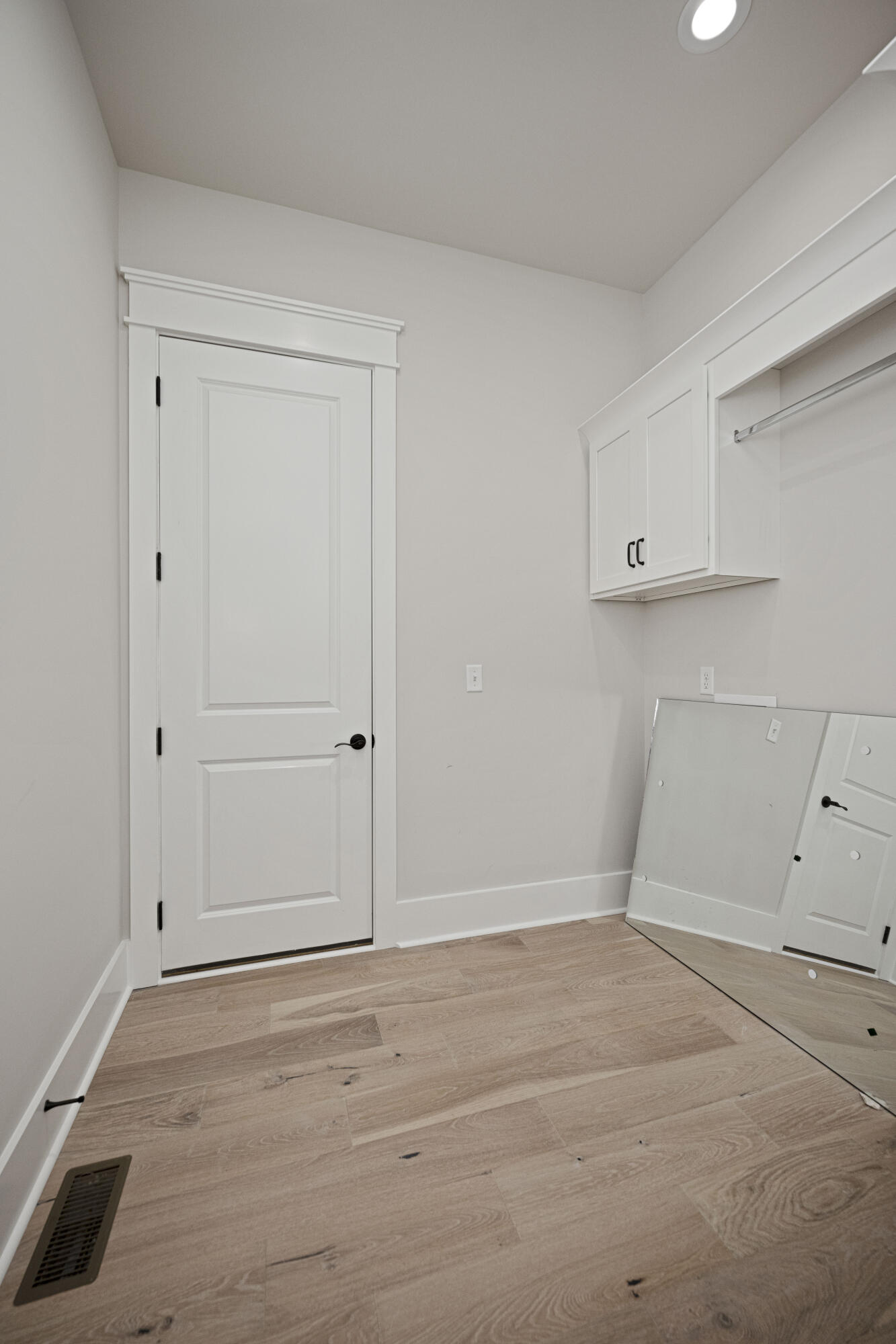 Richmond, Kentucky 40475, United States, 3 Bedrooms Bedrooms, ,3 BathroomsBathrooms,Residential,Pending,66065