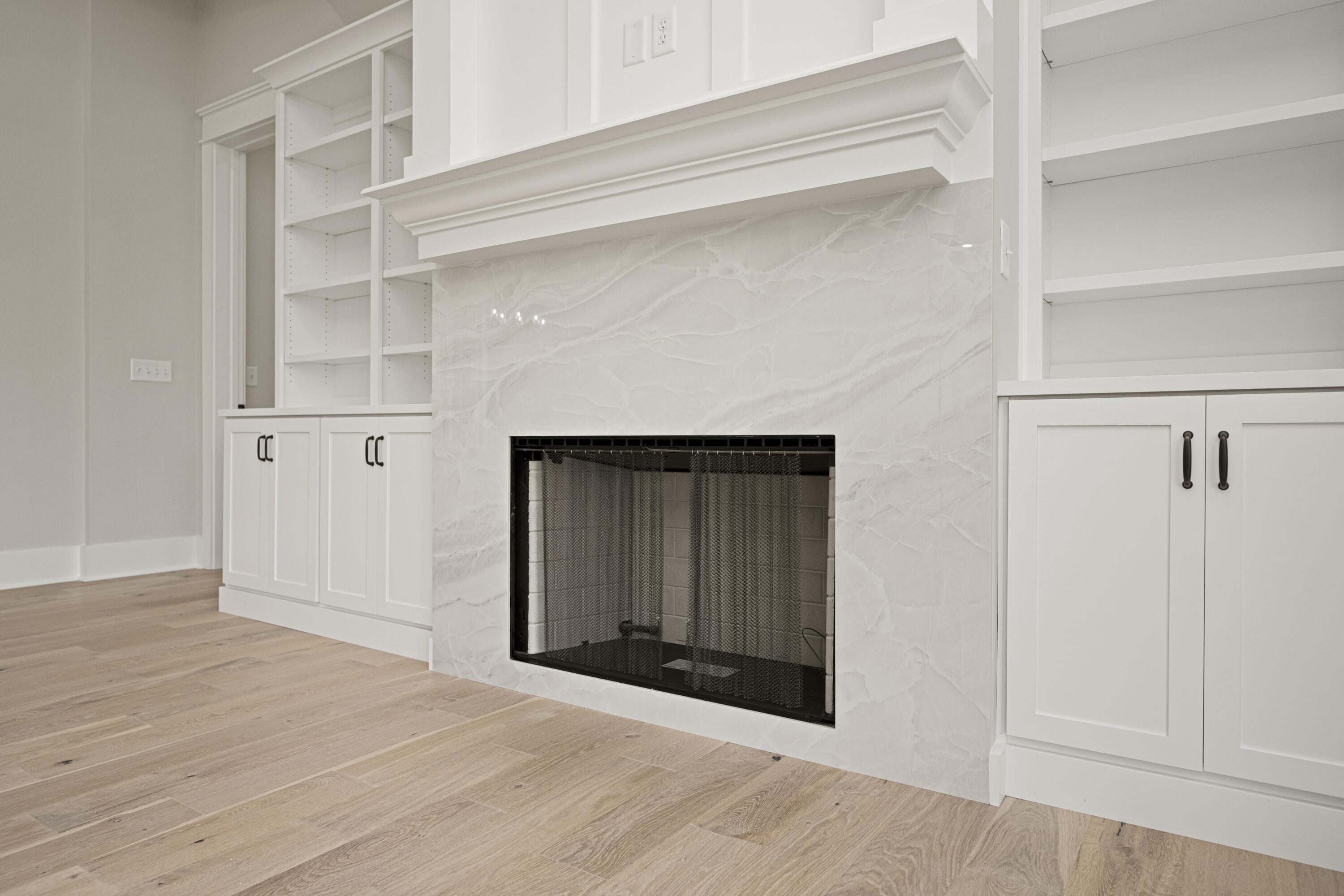 Richmond, Kentucky 40475, United States, 3 Bedrooms Bedrooms, ,3 BathroomsBathrooms,Residential,Pending,66065