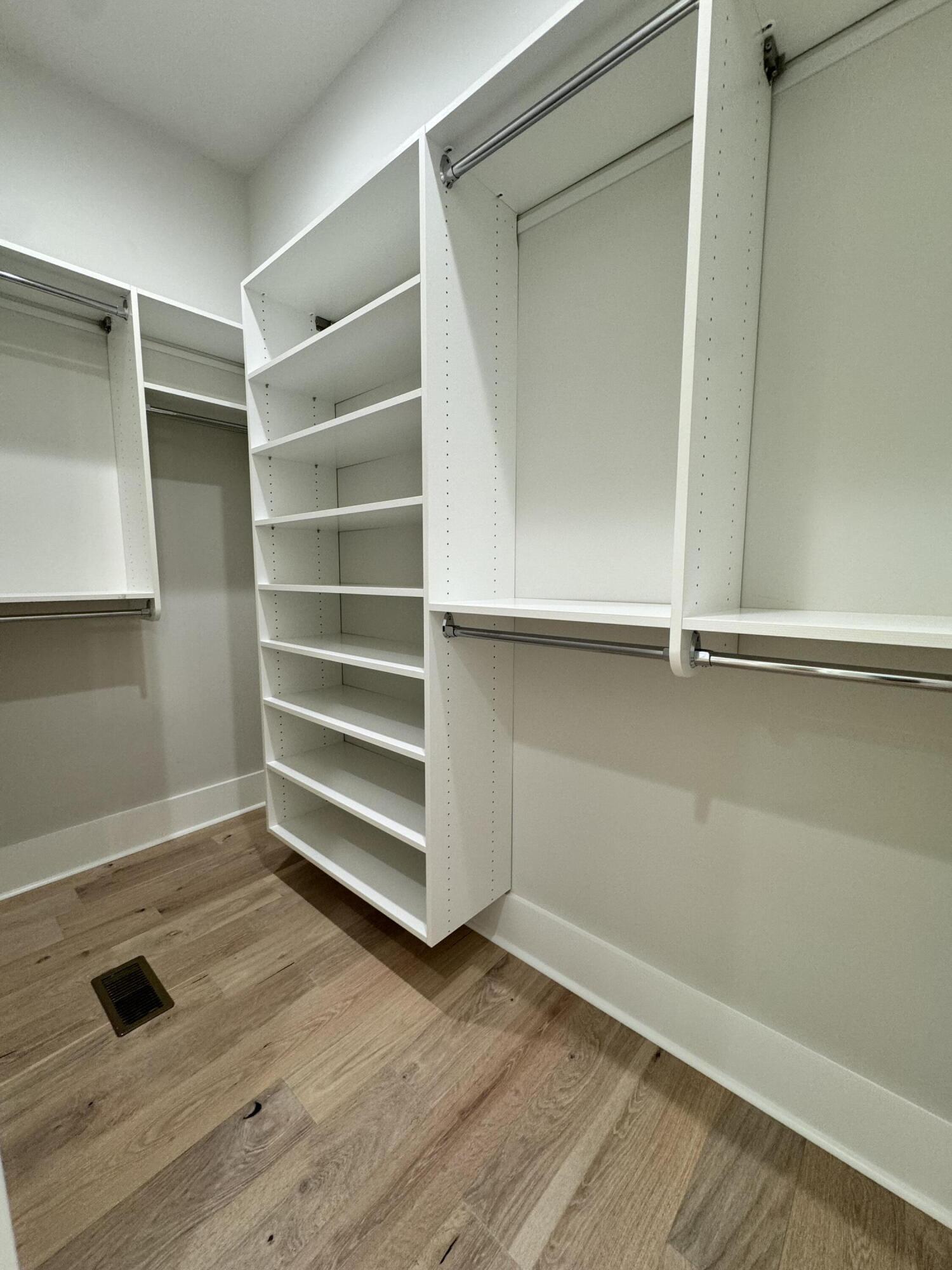 Richmond, Kentucky 40475, United States, 3 Bedrooms Bedrooms, ,3 BathroomsBathrooms,Residential,Pending,66065