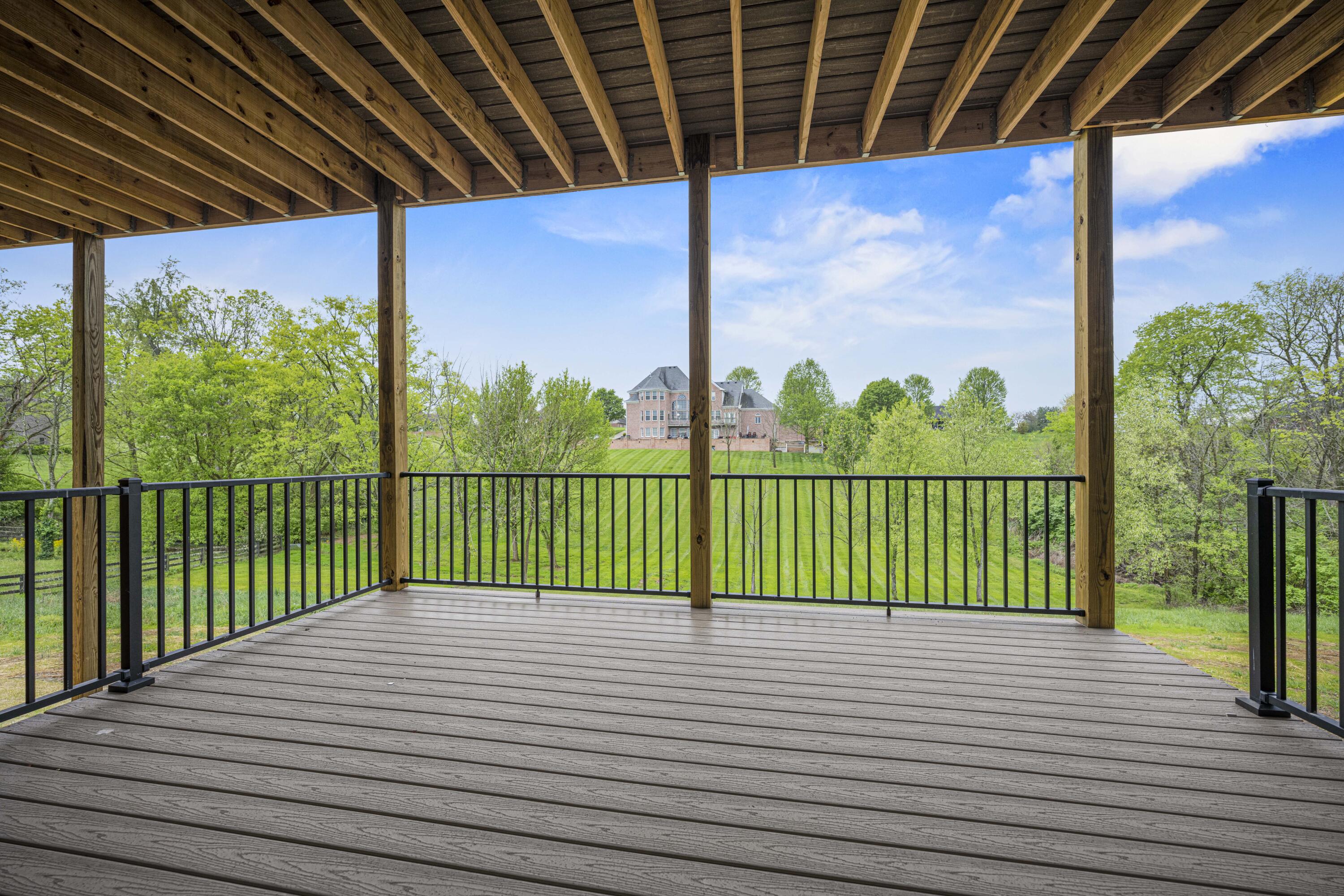 Richmond, Kentucky 40475, United States, 3 Bedrooms Bedrooms, ,3 BathroomsBathrooms,Residential,Pending,66065