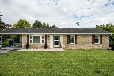 Photo of 707 Perkins Avenue, Danville, KY 40422 (MLS # 25503086)