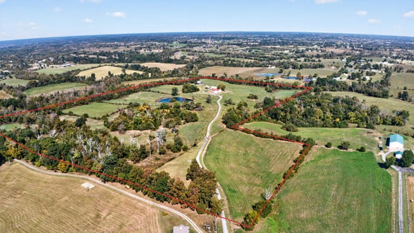 412 CARL LAY LN, HARRODSBURG, KY 40330 - Image 63df9bf2bdef8a1f1fa26bad431d0d2d/960629614