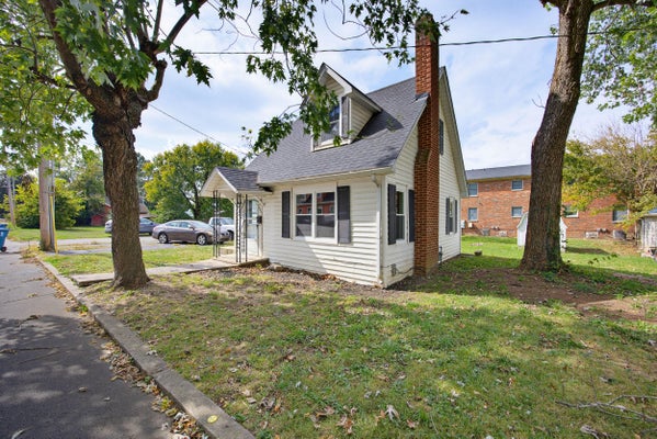 324 N EAST ST, HARRODSBURG, KY 40330 - Image 6408aeaa529013f93a6b8fa7b7ac2a7d/137342425