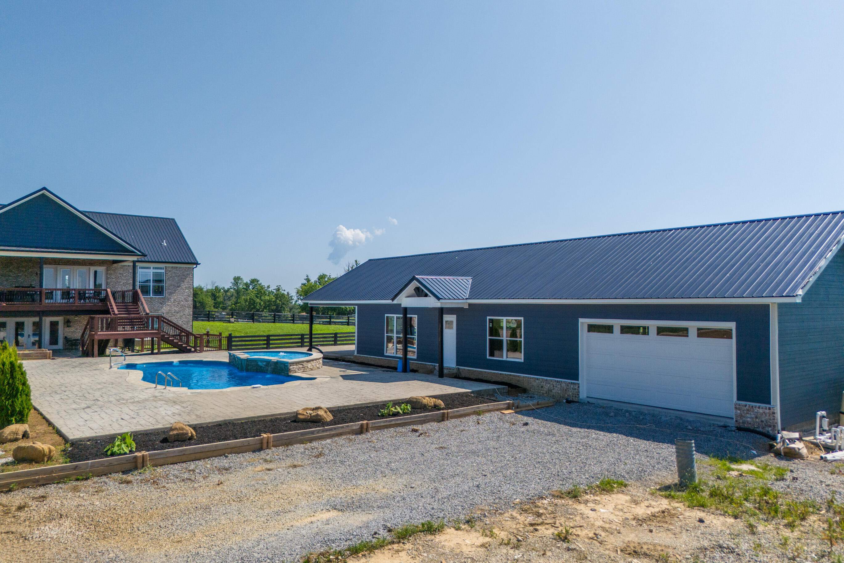 Richmond, Kentucky 40475, United States, 4 Bedrooms Bedrooms, ,4 BathroomsBathrooms,Residential,Active,158370