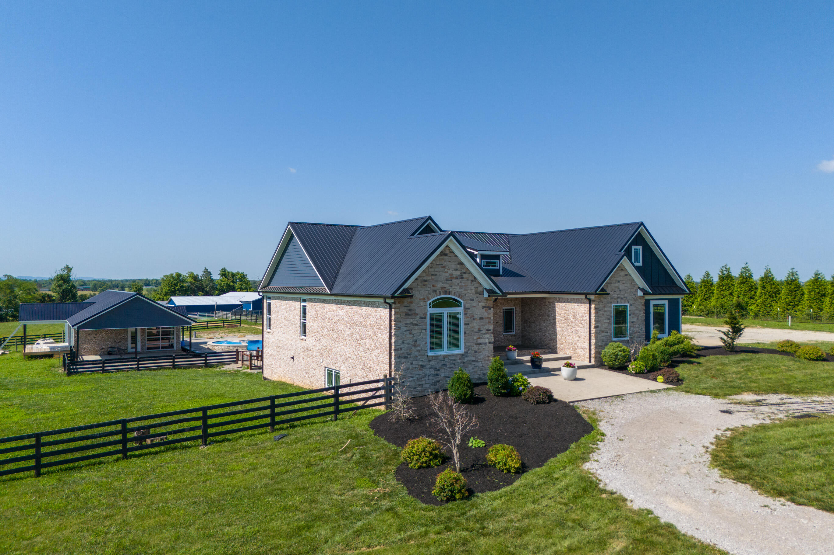 Richmond, Kentucky 40475, United States, 4 Bedrooms Bedrooms, ,4 BathroomsBathrooms,Residential,Active,158370