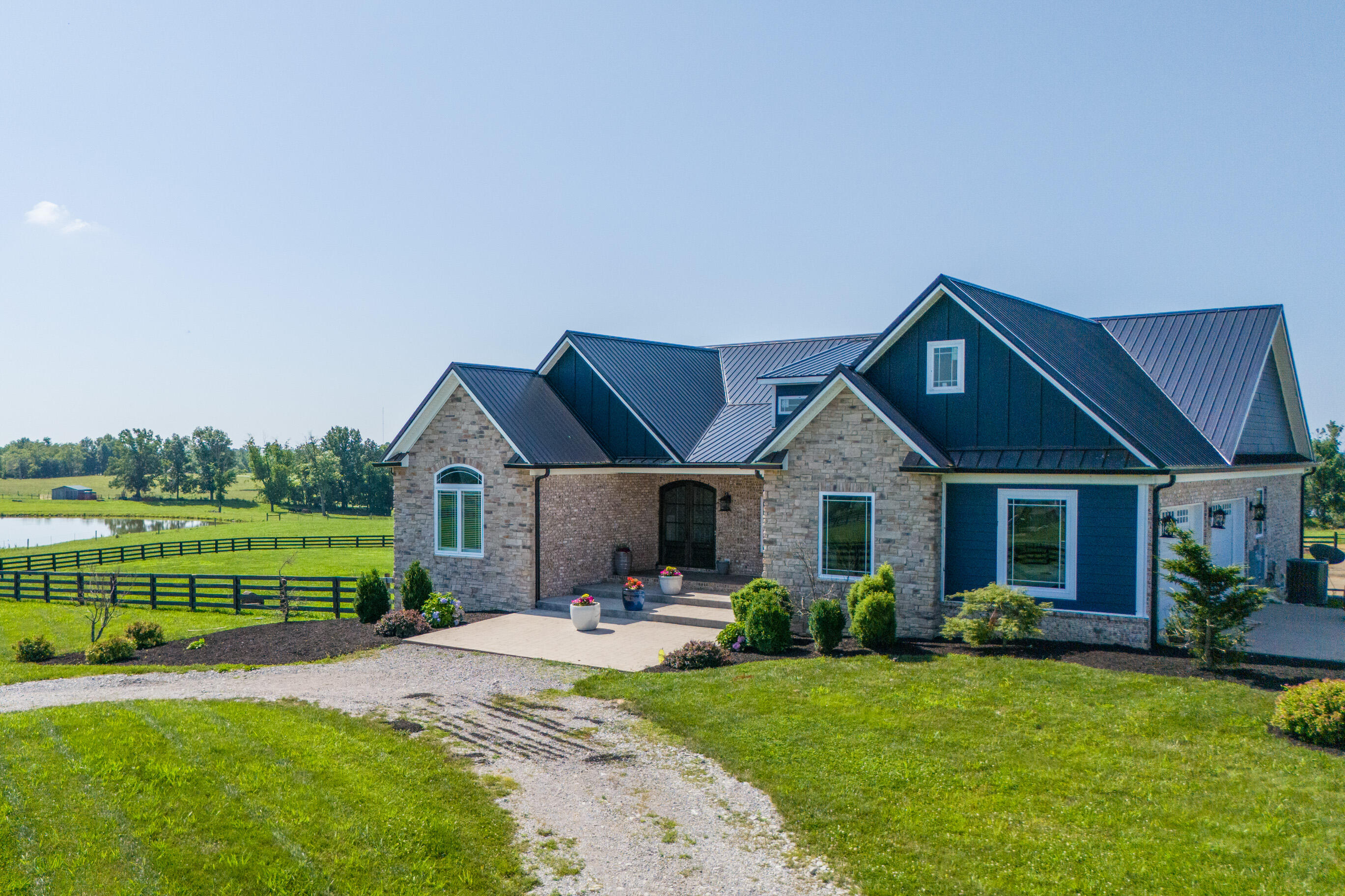 Richmond, Kentucky 40475, United States, 4 Bedrooms Bedrooms, ,4 BathroomsBathrooms,Residential,Active,158370