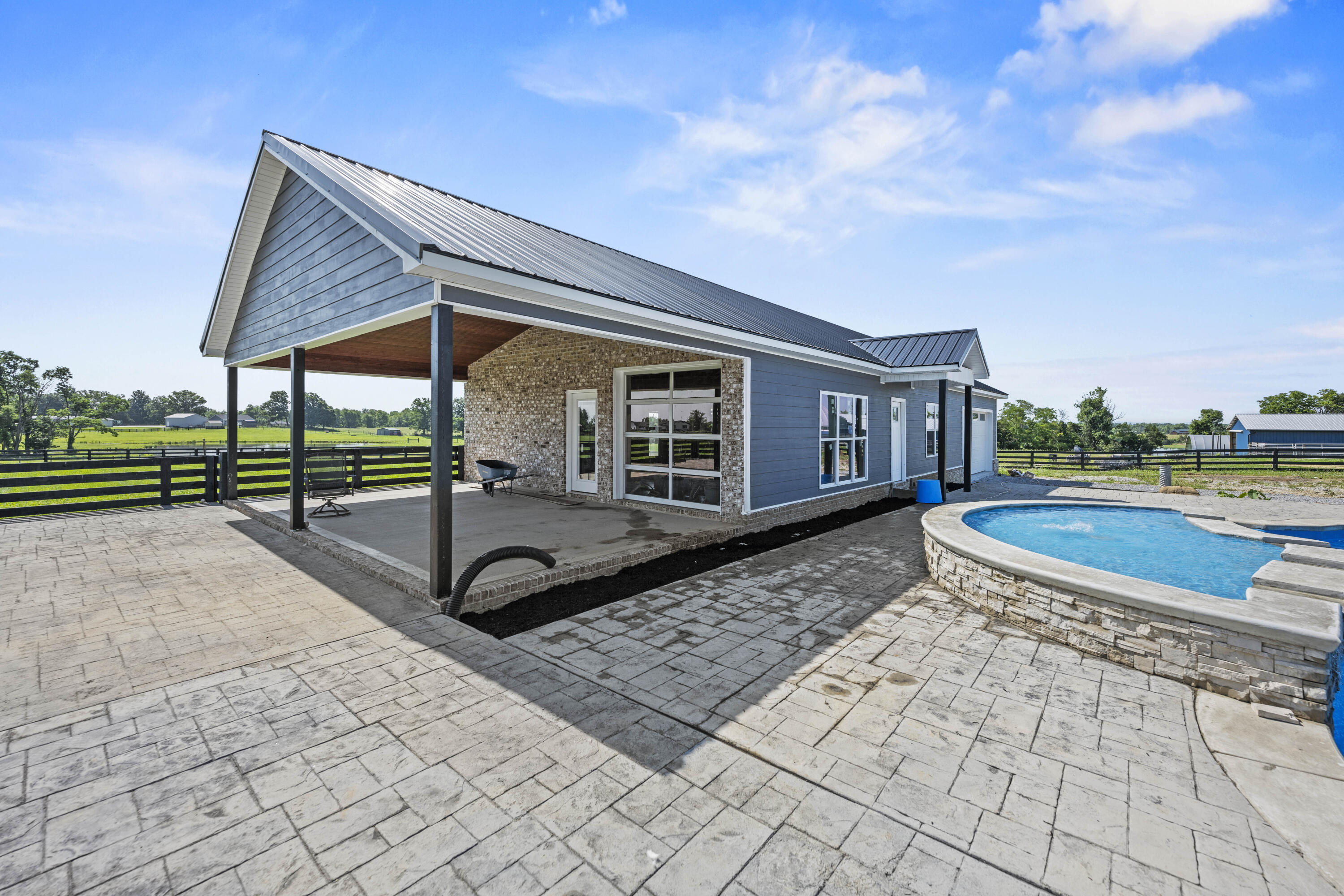 Richmond, Kentucky 40475, United States, 4 Bedrooms Bedrooms, ,4 BathroomsBathrooms,Residential,Active,158370