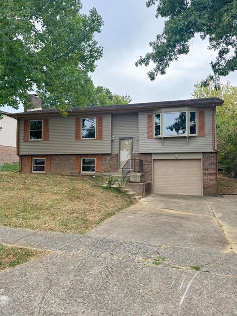 Photo of 3372 Otter Creek Drive, Lexington, KY 40515 (MLS # 25504808)
