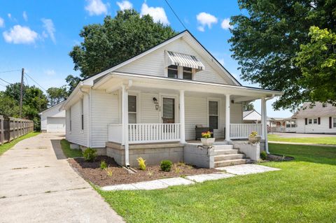 Photo of 217 N Middletown Road, Paris, KY 40361 (MLS # 25016119)