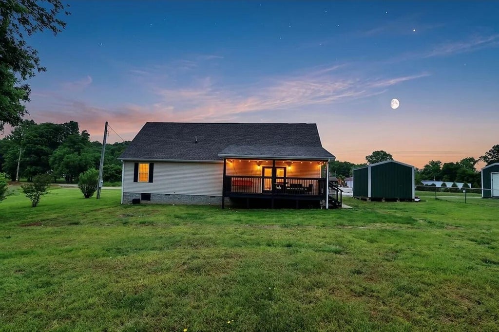 Photo of 3755 Madisonville Road, Hopkinsville, KY 42240 (MLS # 26020485)
