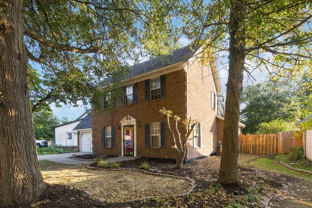 Photo of 1708 Houndstooth Glen, Lexington, KY 40515 (MLS # 26025780)