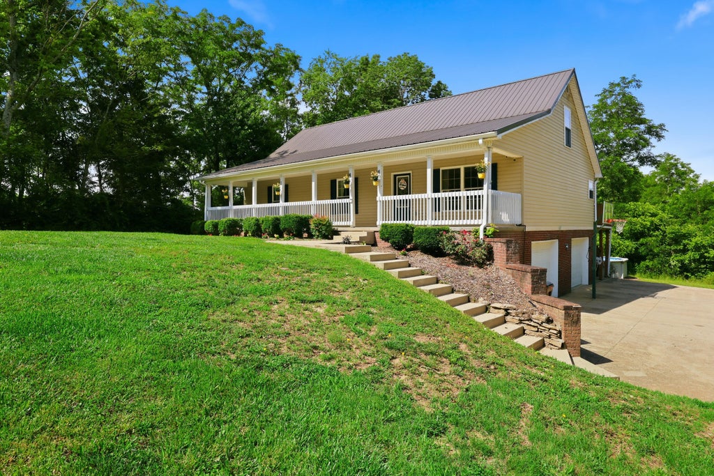 Photo of 688 Cap Bottom Lane, Harrodsburg, KY 40330 (MLS # 26012608)