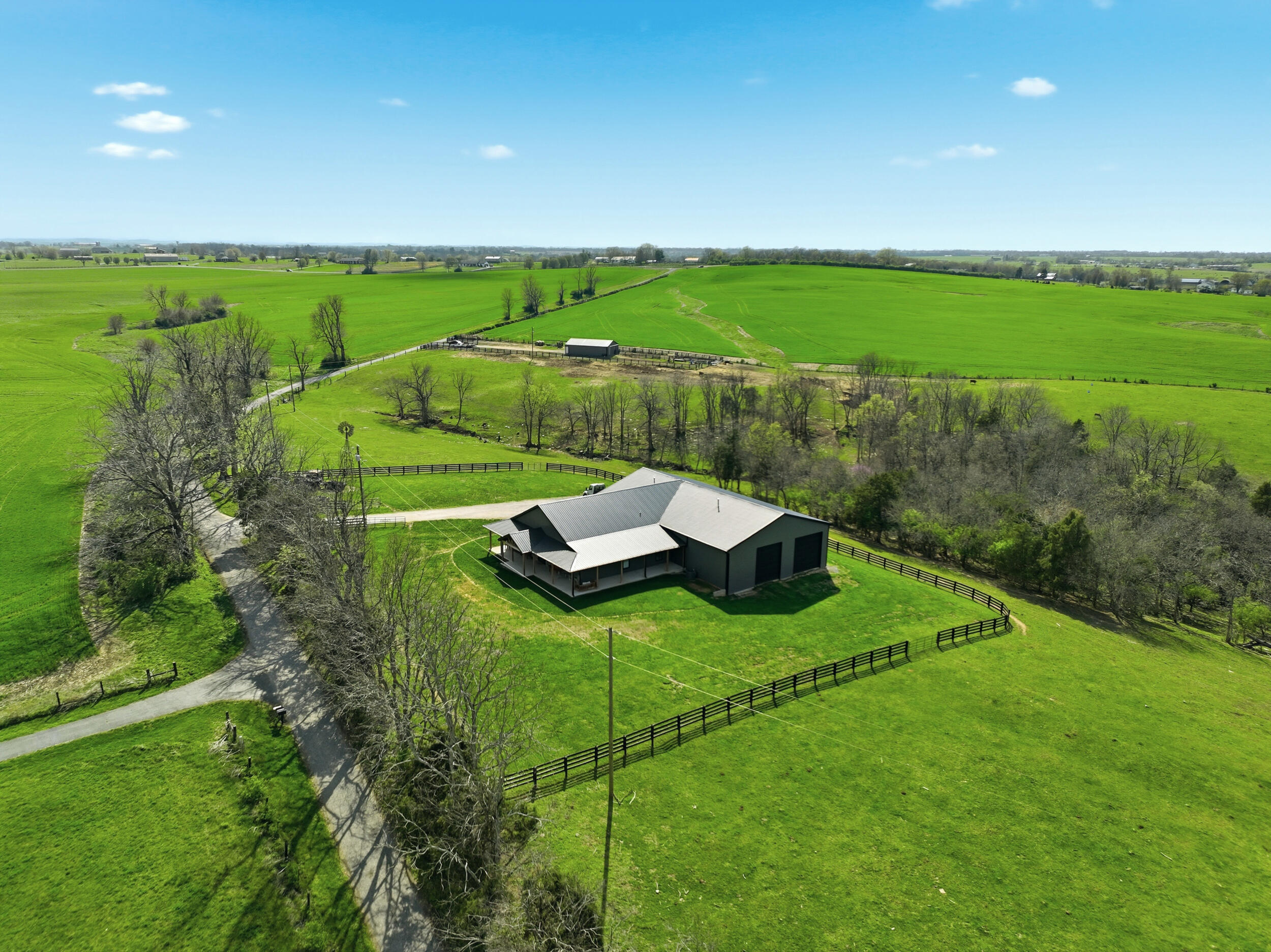 Harrodsburg, Kentucky, 40330, United States, 4 Bedrooms Bedrooms, ,3 BathroomsBathrooms,Residential,Active,2032943